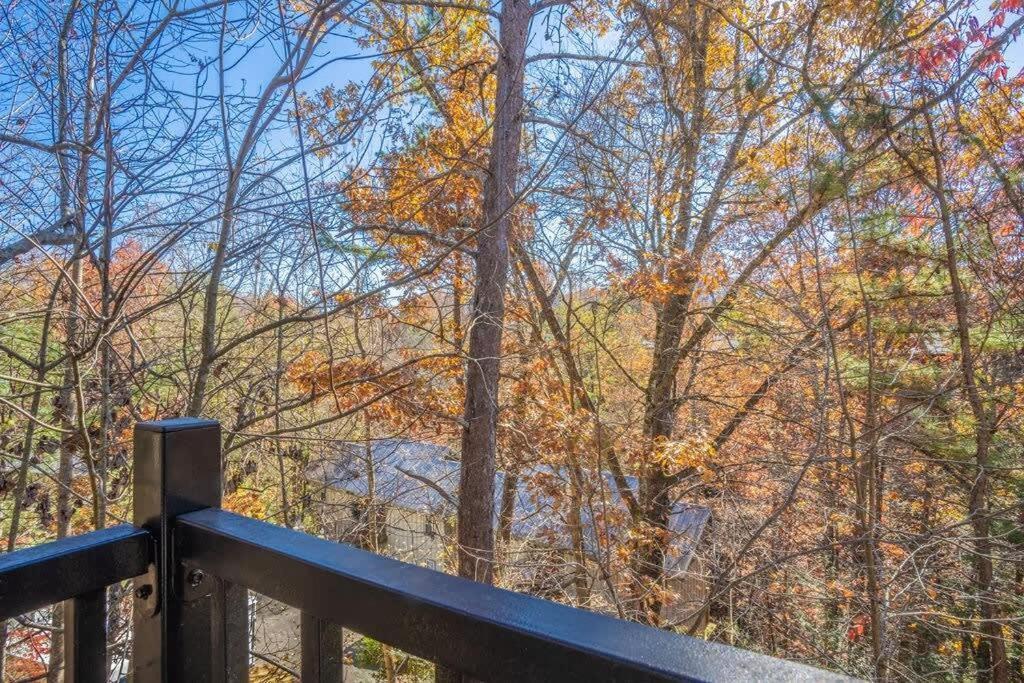 Sasquatch Lodge E Sleeps 13 Gatlinburg Dış mekan fotoğraf